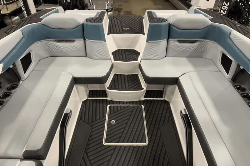 Slide: The Image of MasterCraft XStar 2025 - 31