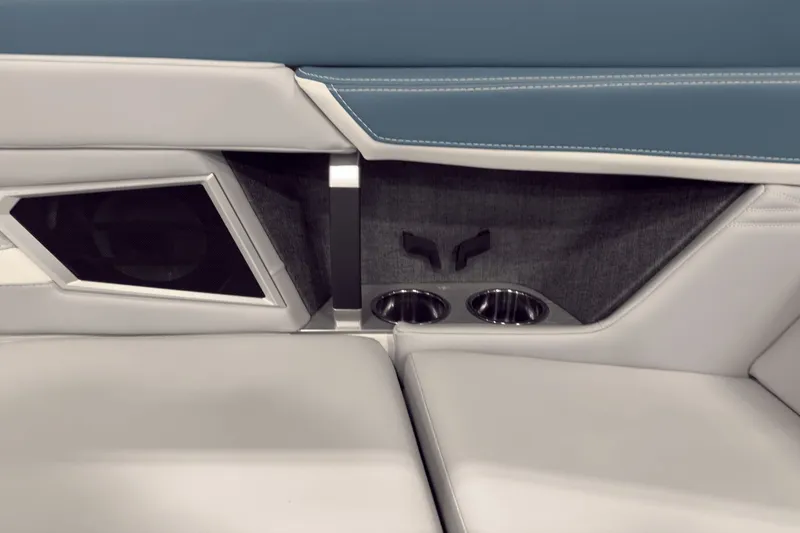 Slide: The Image of MasterCraft XStar 2025 - 38