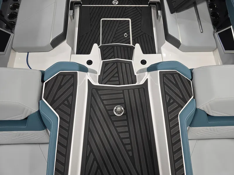 Slide: The Image of MasterCraft XStar 2025 - 87