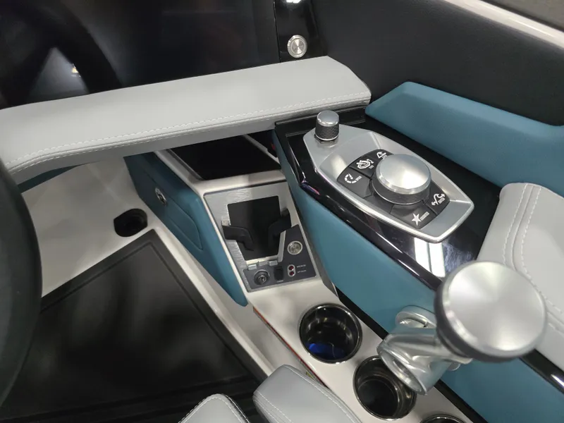 Slide: The Image of MasterCraft XStar 2025 - 98