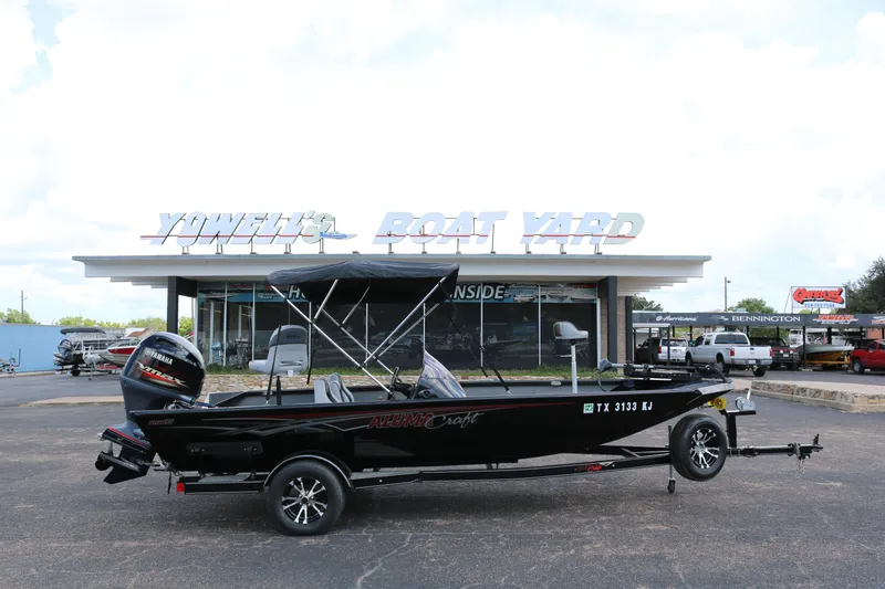 Slide: The Image of 2020 Alumacraft Pro 185 boat with Yamaha engine at Yowell's Boat Yard. - 8