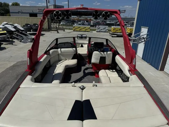 Slide: The Image of Malibu Wakesetter 22 VLX 2015 - 10