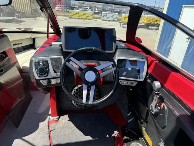 Slide: The Image of Malibu Wakesetter 22 VLX 2015 - 11