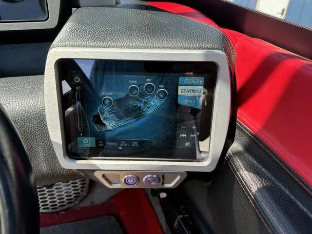 Slide: The Image of Malibu Wakesetter 22 VLX 2015 - 14