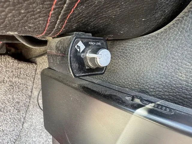 Slide: The Image of Malibu Wakesetter 22 VLX 2015 - 15