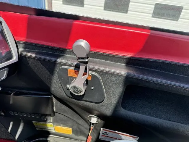 Slide: The Image of Malibu Wakesetter 22 VLX 2015 - 16