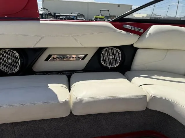 Slide: The Image of Malibu Wakesetter 22 VLX 2015 - 23