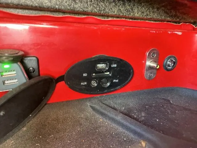 Slide: The Image of Malibu Wakesetter 22 VLX 2015 - 25