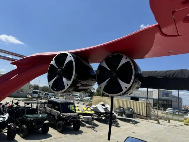 Slide: The Image of Malibu Wakesetter 22 VLX 2015 - 33