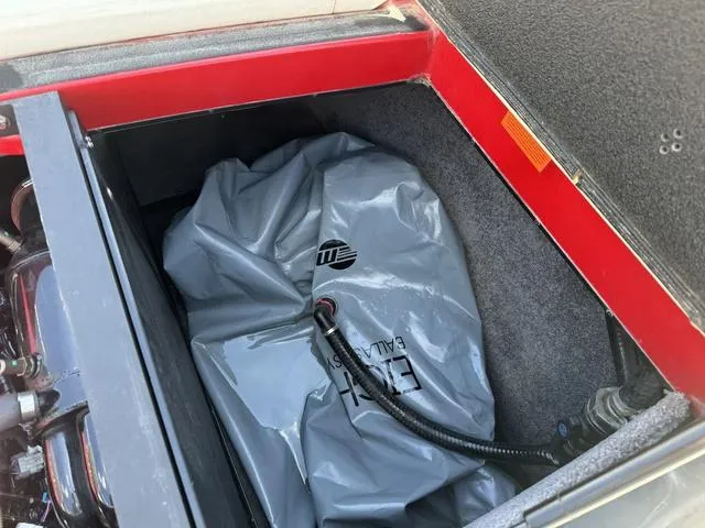 Slide: The Image of Malibu Wakesetter 22 VLX 2015 - 35