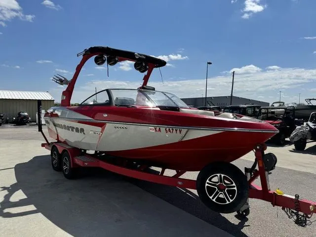 Slide: The Image of Malibu Wakesetter 22 VLX 2015 - 4