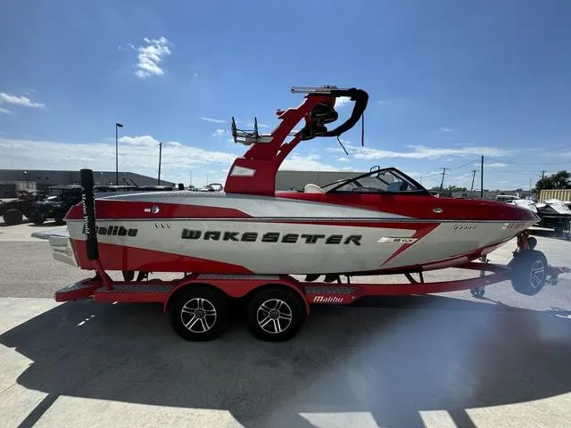 Slide: The Image of Malibu Wakesetter 22 VLX 2015 - 5