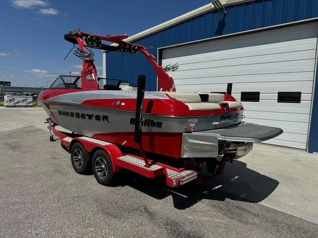 Slide: The Image of Malibu Wakesetter 22 VLX 2015 - 8