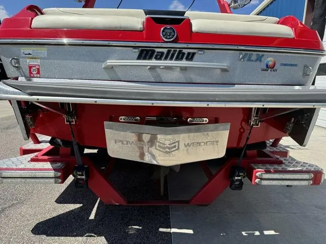 Slide: The Image of Malibu Wakesetter 22 VLX 2015 - 9