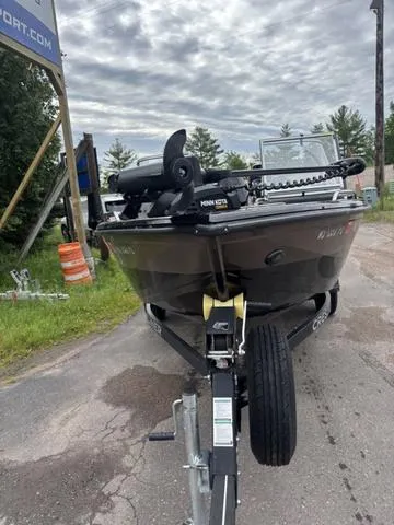 Slide: The Image of Crestliner 1950 Sportfish 2020 - 3