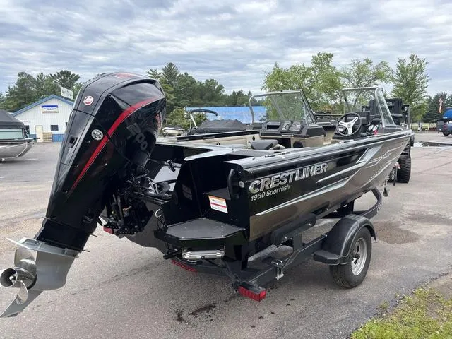 Slide: The Image of Crestliner 1950 Sportfish 2020 - 6