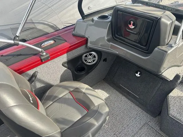 Slide: The Image of Tracker Targa V-18 Combo 2021 - 8