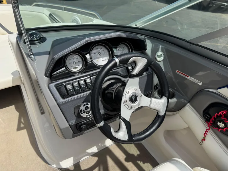 Slide: The Image of Monterey 224FS 2011 - 5