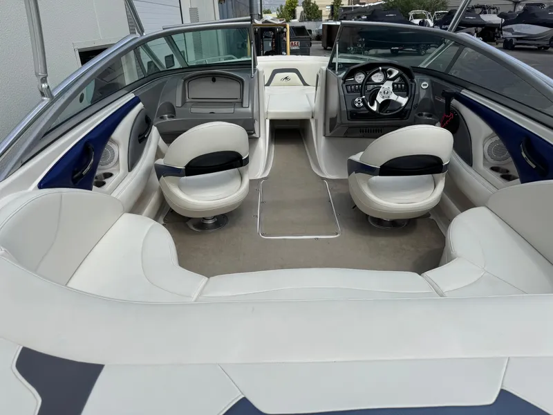 Slide: The Image of Monterey 224FS 2011 - 7