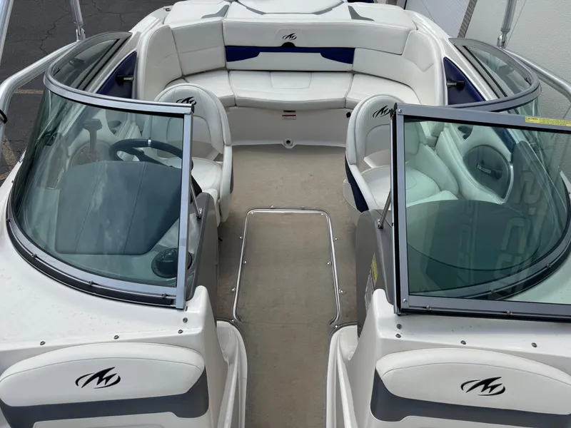 Slide: The Image of Monterey 224FS 2011 - 8