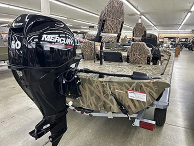 Slide: The Image of Lowe Stinger 175C 2025 - 11