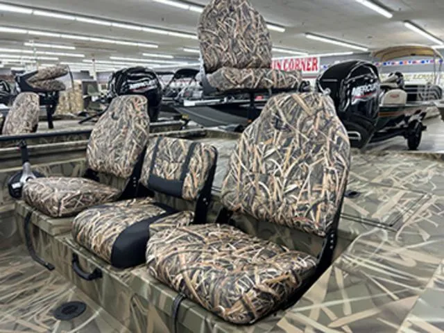 Slide: The Image of Lowe Stinger 175C 2025 - 8