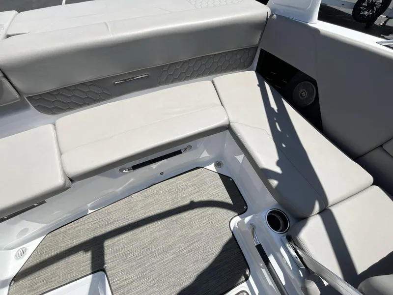 Slide: The Image of Four Winns H1 2022 - 10