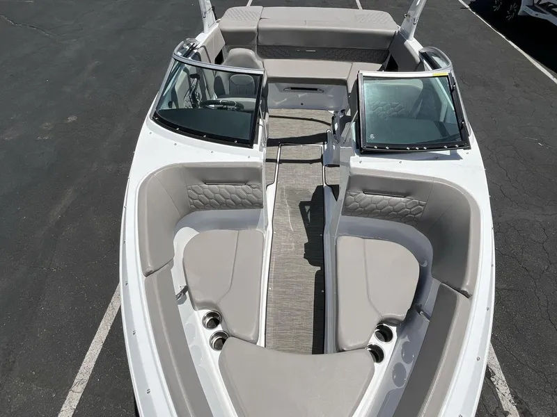 Slide: The Image of Four Winns H1 2022 - 12