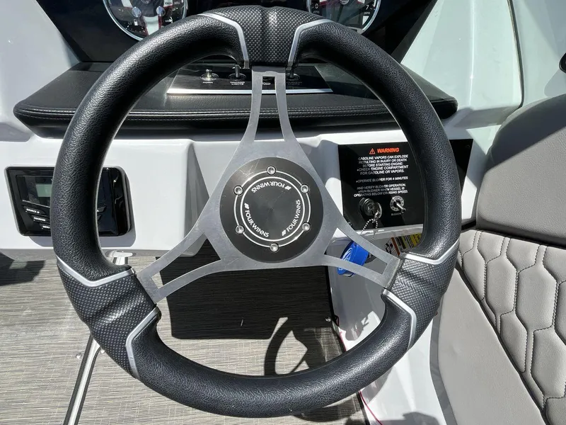 Slide: The Image of Four Winns H1 2022 - 14