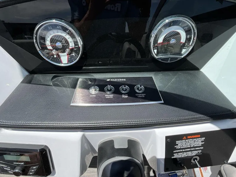 Slide: The Image of Four Winns H1 2022 - 15