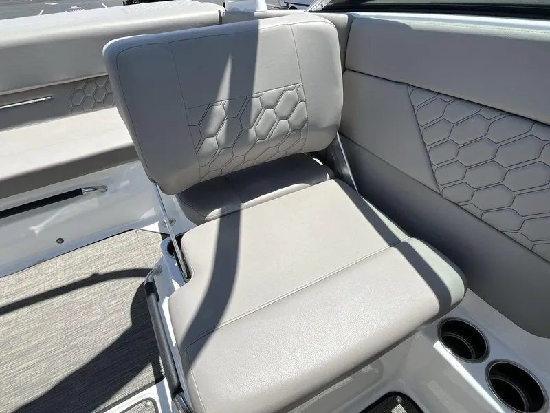 Slide: The Image of Four Winns H1 2022 - 17