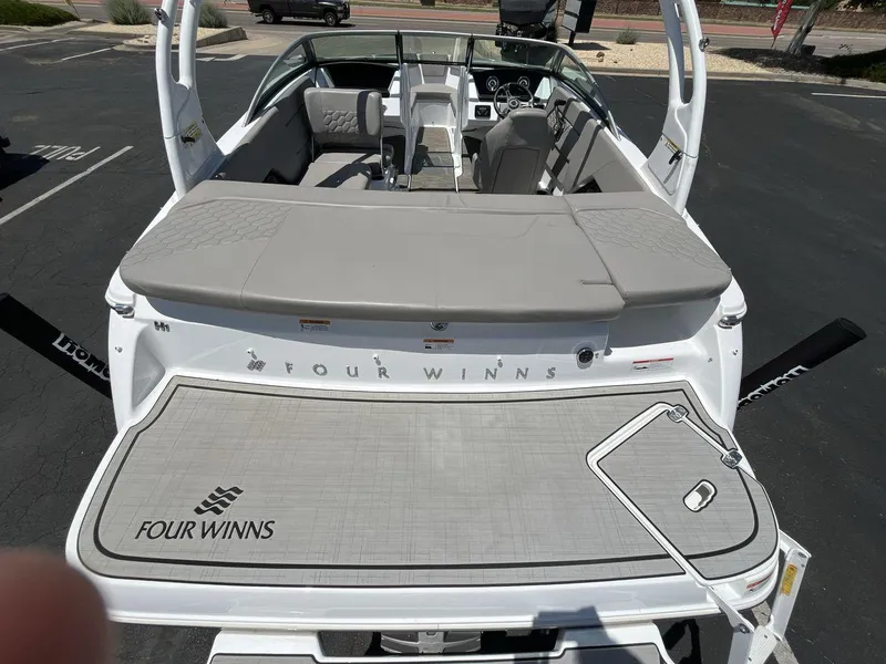 Slide: The Image of Four Winns H1 2022 - 9