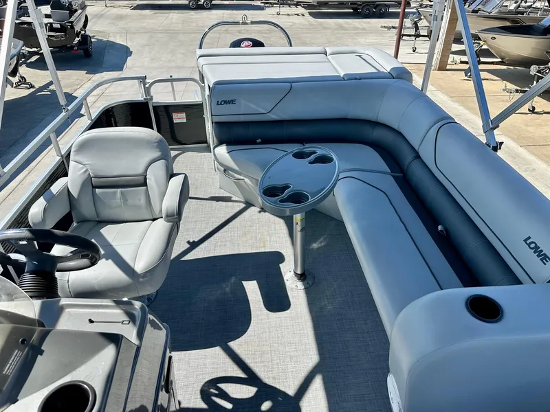 Slide: The Image of Lowe SS210 w/ 115HP Mercury Pro XS! 2019 - 10