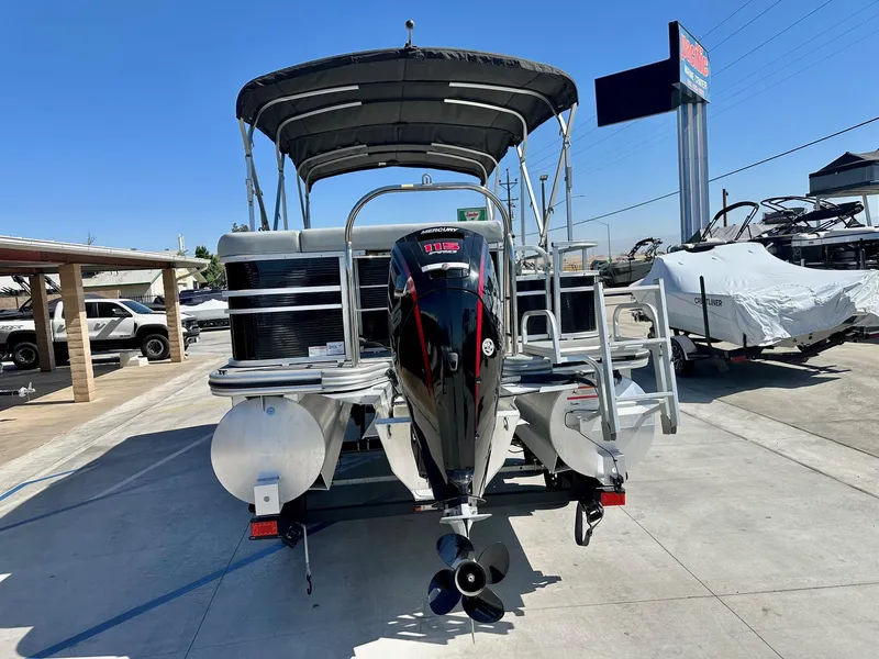 Slide: The Image of Lowe SS210 w/ 115HP Mercury Pro XS! 2019 - 4