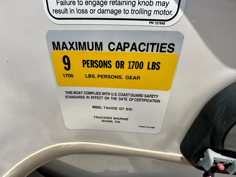 Slide: The Image of Tracker Tahoe Q7 SSi 2011 - 7