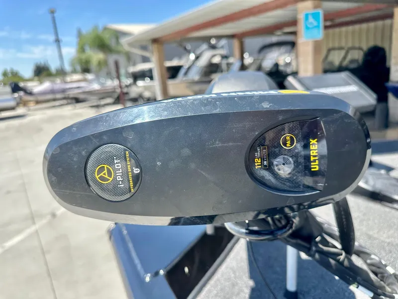 Slide: The Image of Crestliner MX 21 w/ 250HP Pro XS! 2021 - 13