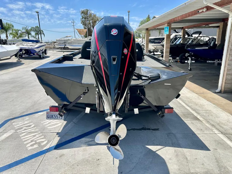 Slide: The Image of Crestliner MX 21 w/ 250HP Pro XS! 2021 - 3