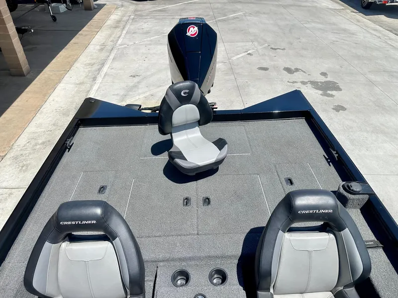 Slide: The Image of Crestliner MX 21 w/ 250HP Pro XS! 2021 - 6