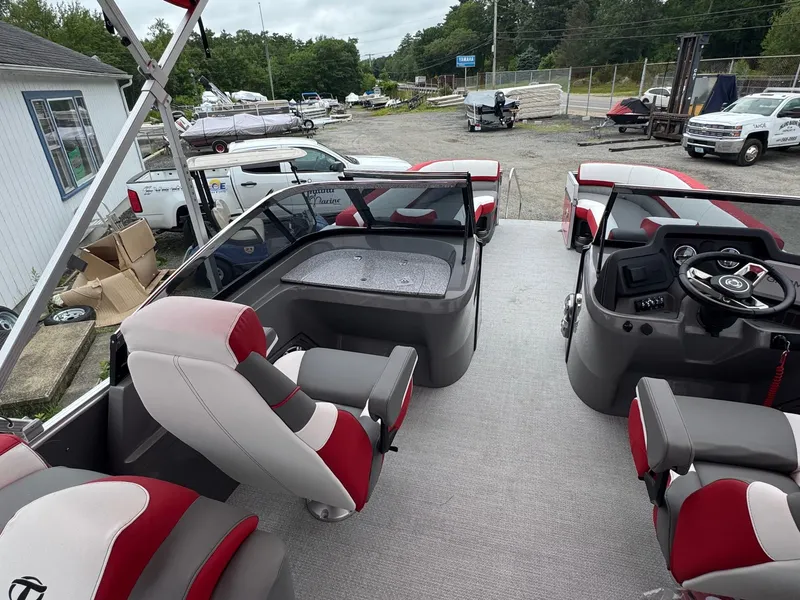 Slide: The Image of Tahoe Cascade - 27 FT Quad Lounge Windshield 2025 - 7