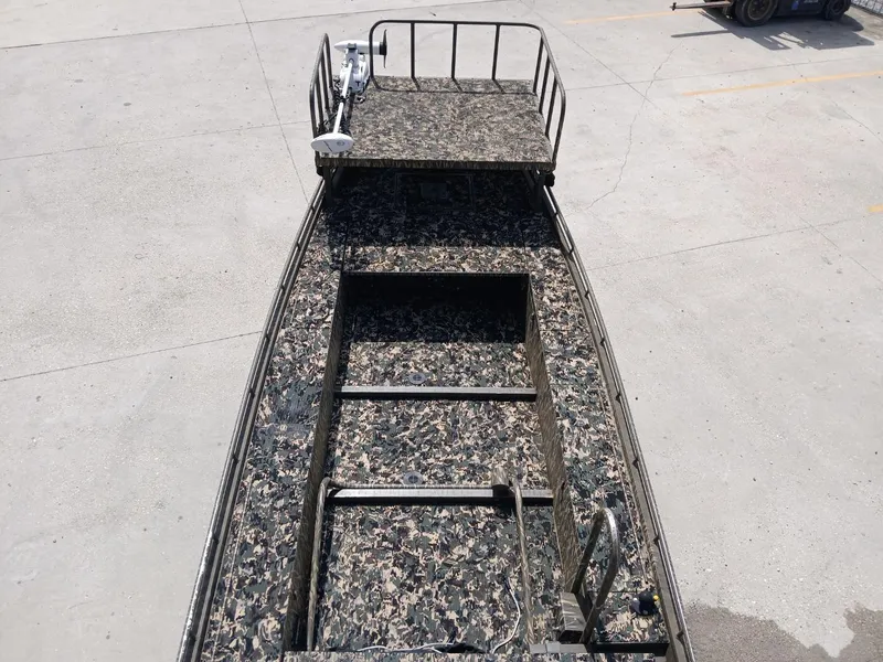 Slide: The Image of Gator Trax 17X54 2014 - 6