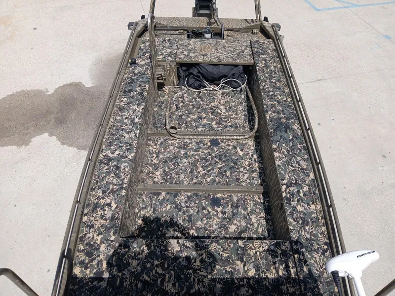 Slide: The Image of Gator Trax 17X54 2014 - 9