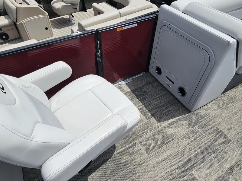 Slide: The Image of Crest Classic LX 220 2022 - 12