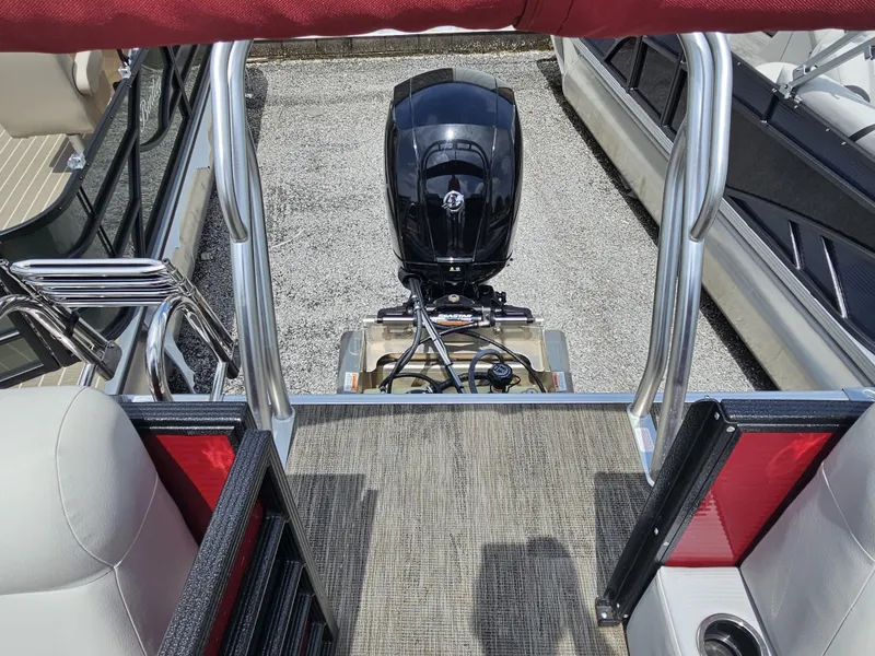 Slide: The Image of Crest Classic LX 220 2022 - 6