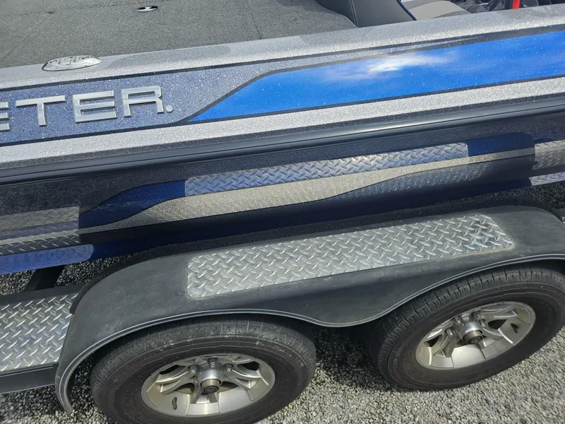 Slide: The Image of Skeeter ZX250 2018 - 11