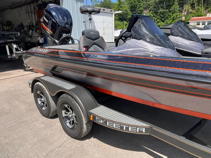 Slide: The Image of Skeeter 225 Zx 2019 - 12