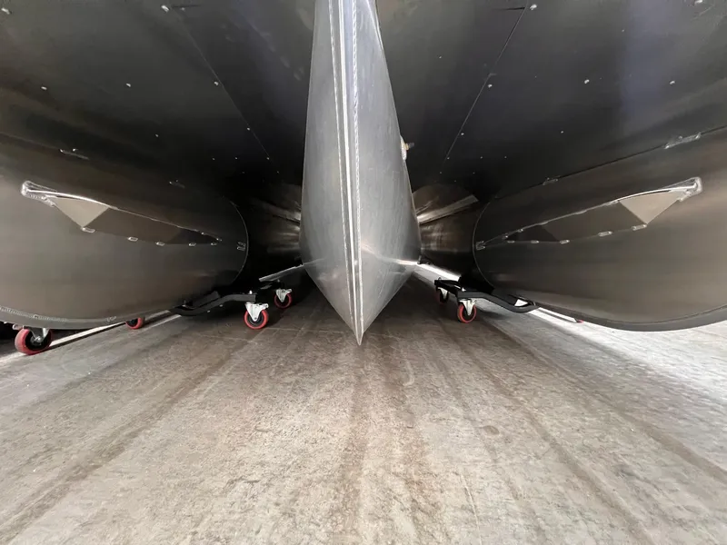 Slide: The Image of Berkshire 24E CTS 3.0 Tritoon 2026 - 10