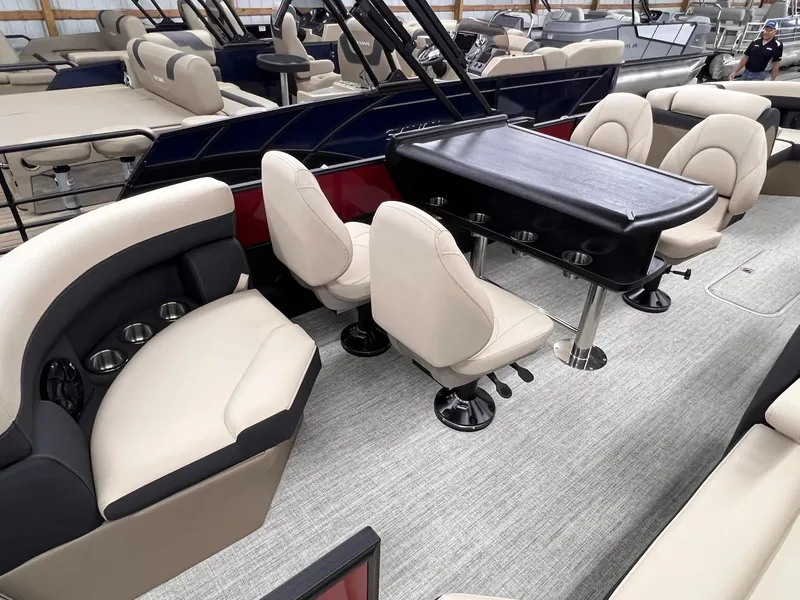 Slide: The Image of Berkshire 24E CTS 3.0 Tritoon 2026 - 17