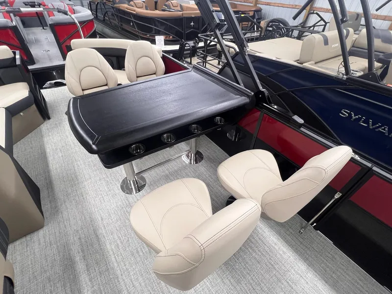 Slide: The Image of Berkshire 24E CTS 3.0 Tritoon 2026 - 36