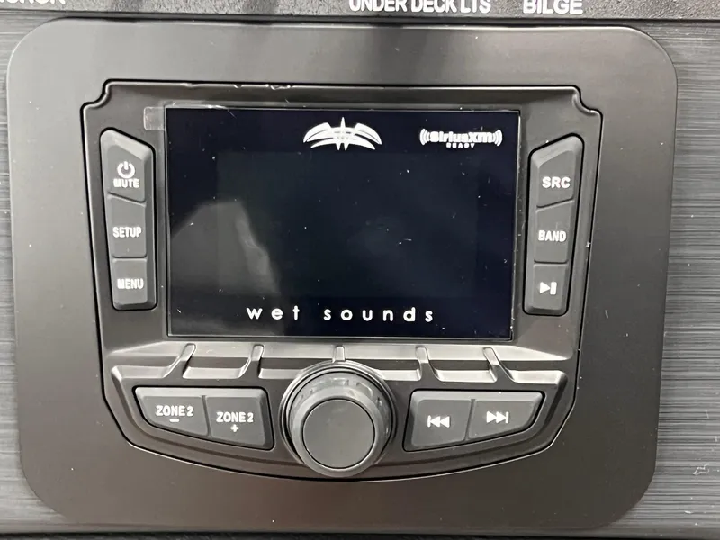 Slide: The Image of Berkshire 24E CTS 3.0 Tritoon 2026 - 4