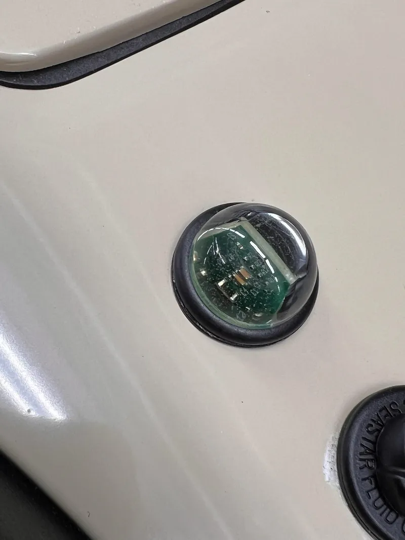 Slide: The Image of Berkshire 24E CTS 3.0 Tritoon 2026 - 5